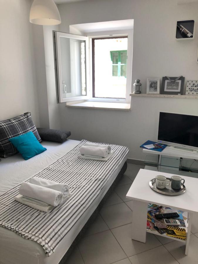 Apartment Estera Jelsa  Exteriör bild